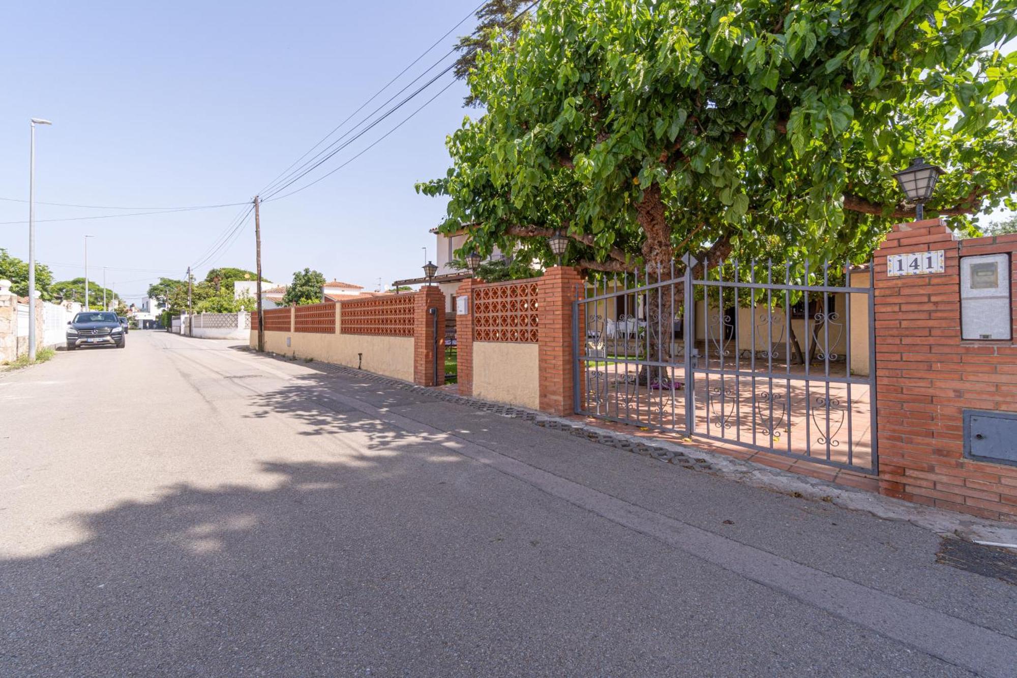 Apart-Rent Casa Con Jardin Pani 0081 Empuriabrava Exteriör bild